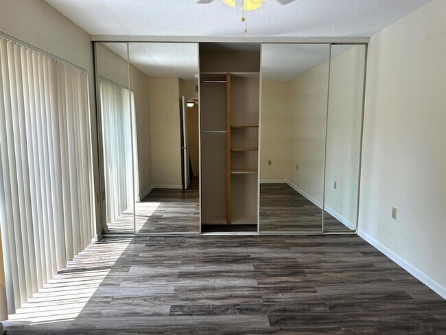Building Photo - 579 Green Springs Pl