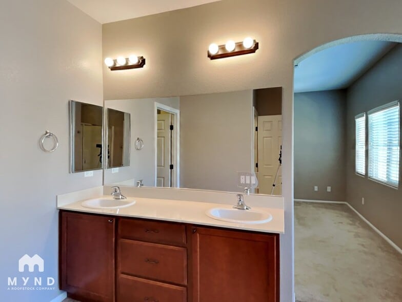 Building Photo - 8459 Spirit Vale Ave
