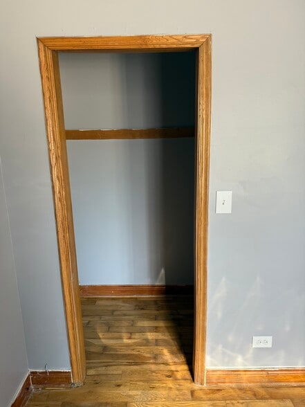 Building Photo - 1142 S Francisco Ave