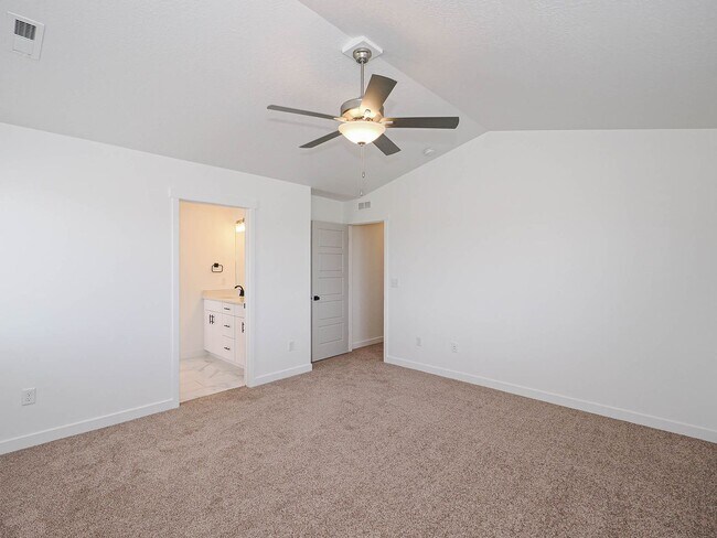 Building Photo - 4 Bedroom, 2.5 bathroom Eagle Mountain Home