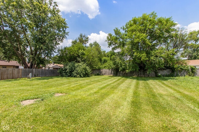 Building Photo - 9410 Meadowlark Dr