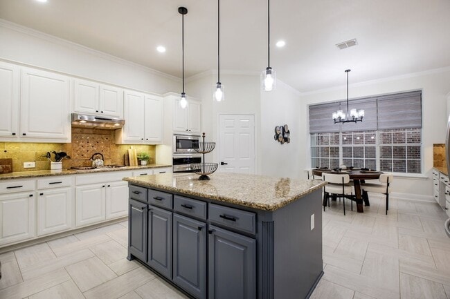 Building Photo - 1417 Cool Springs Dr