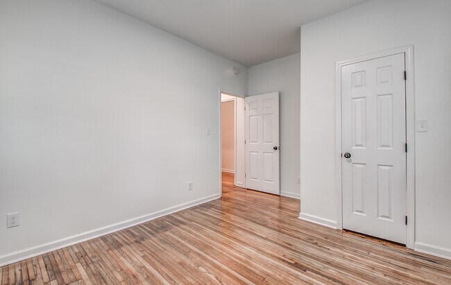 Building Photo - Live Stylishly. Live Comfortably. Live Memphis