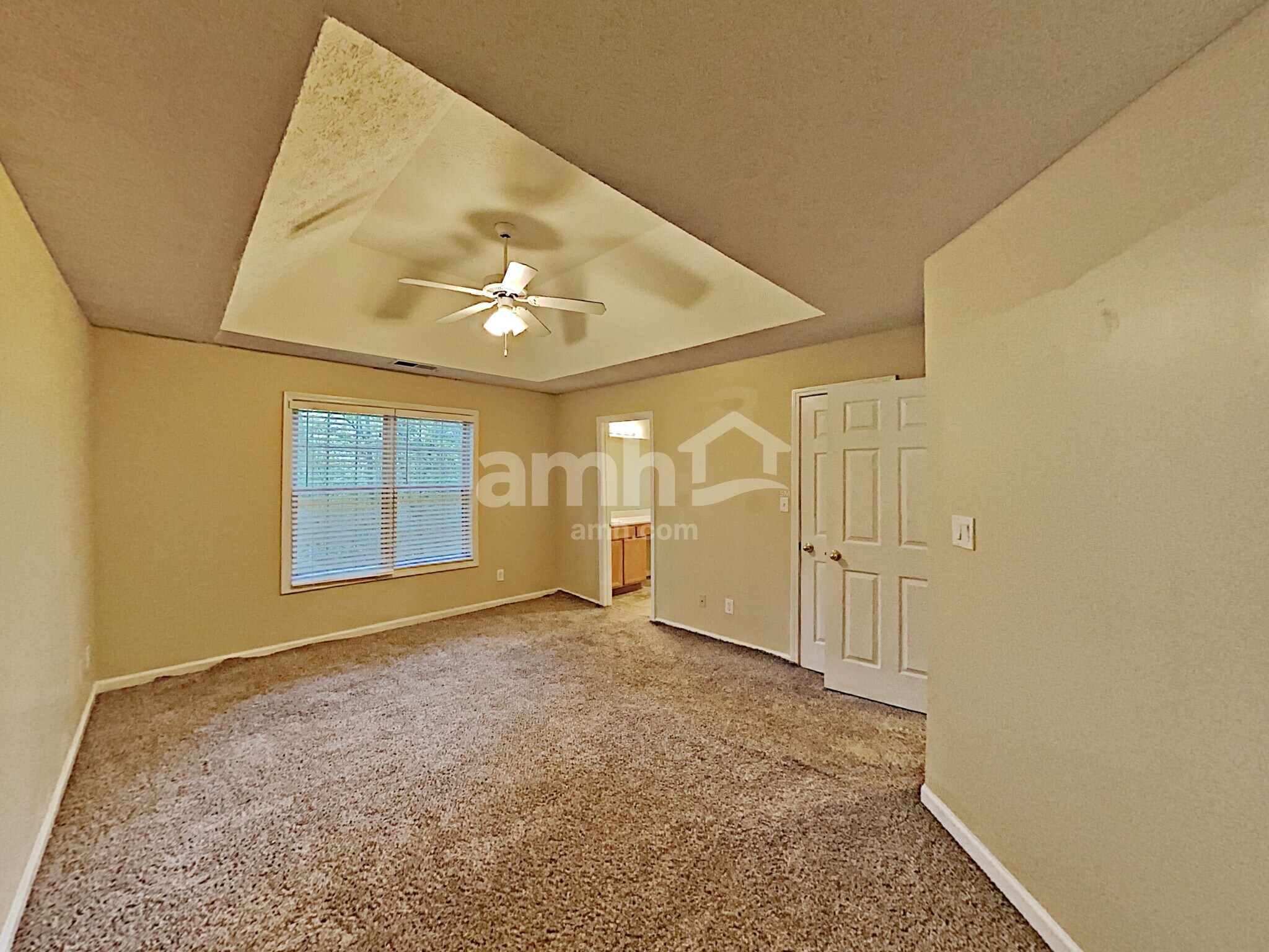 Building Photo - 292 Ridgestone Way SW