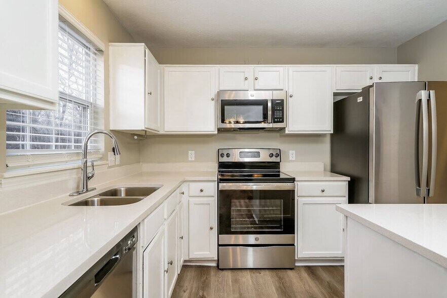 Building Photo - 7429 Carnation Ln