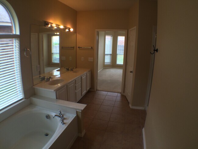 Building Photo - Huge Corner Lot in McKinney!