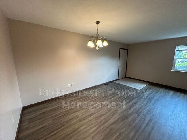 Building Photo - 82 Candlewood Ct