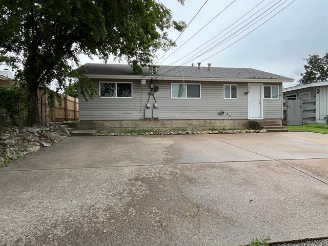 Building Photo - 4814 Lovell Ave