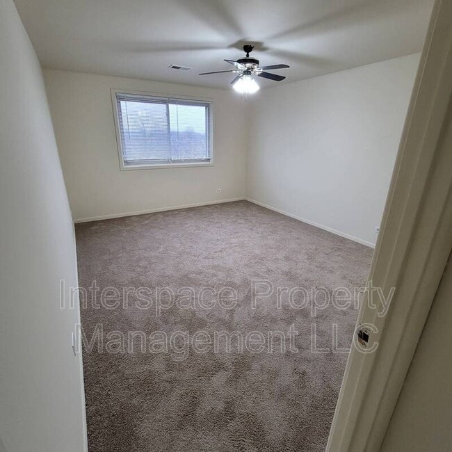 Building Photo - 9937 S Cicero Ave