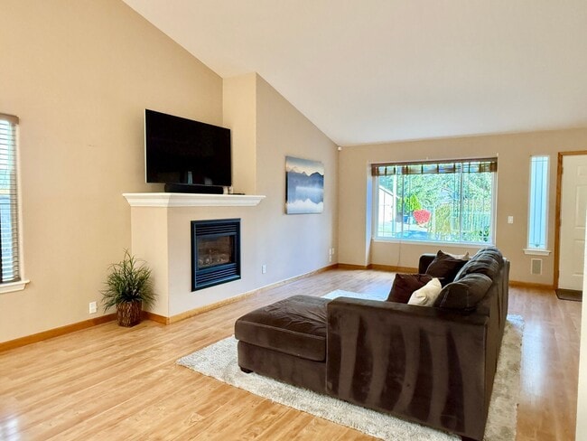 Building Photo - Immaculate Mill Creek Rambler | A/C • Cul-...