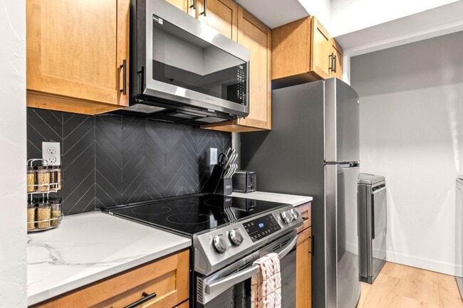 Building Photo - 2 BD & 2 BA | FURNISHED | TV and Internet Included | Pet Considered- Fees apply