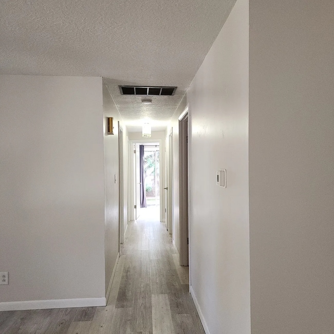 Building Photo - 4875 SW 165th Ave