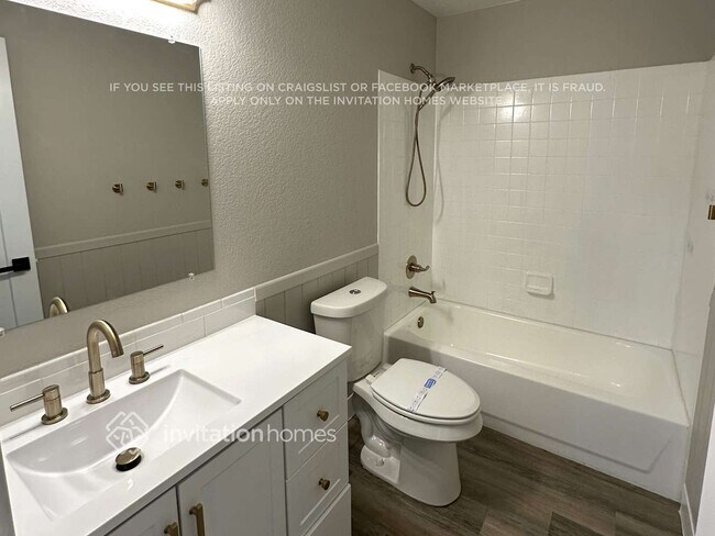 Building Photo - 5550 E 130th Dr
