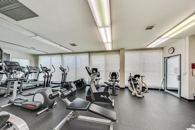 Building Photo - 4800 S Chicago Beach Dr