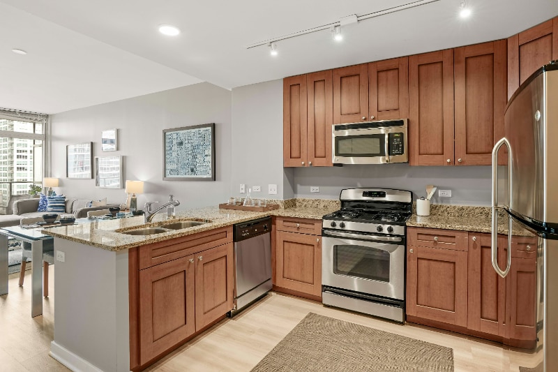 Primary Photo - 740 S Clark St