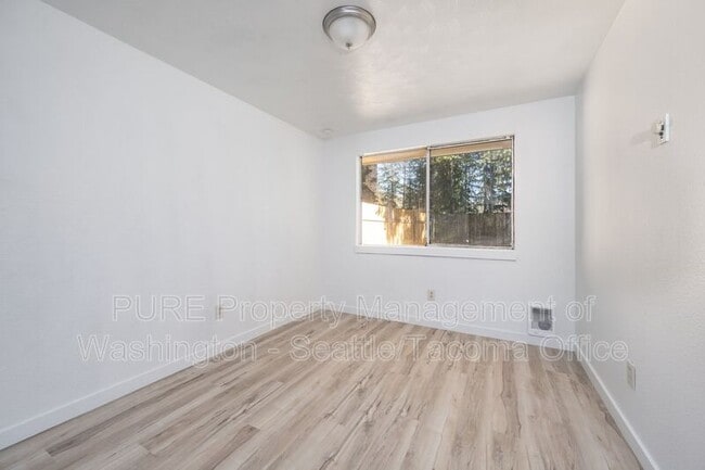 Building Photo - 6415 151st St NW