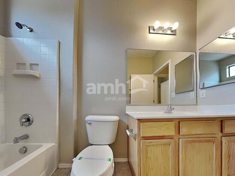 Building Photo - 3621 W Avenida Vera Cruz