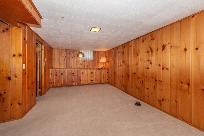 Building Photo - 6825 Xerxes Ave S