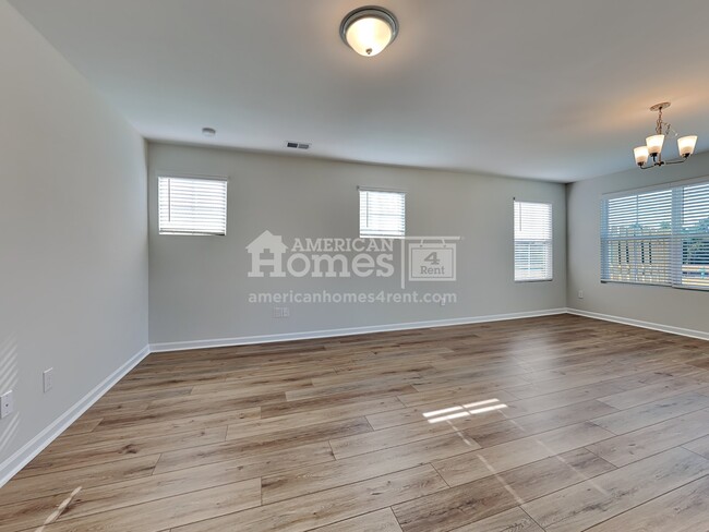 Building Photo - 1608 Solandra Drive