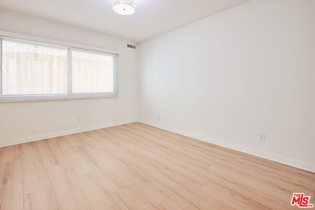 Building Photo - 7712 Pso Del Rey