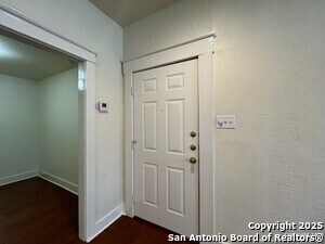 Building Photo - 1535 W Woodlawn Ave
