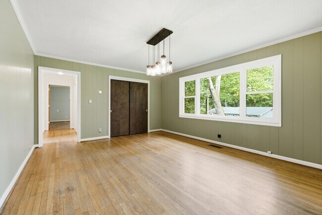 Building Photo - 205 S Palisades Dr