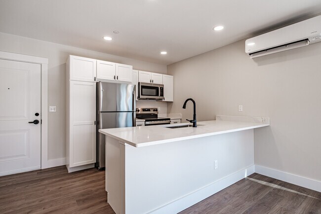 Building Photo - 12 S Bridgton Rd