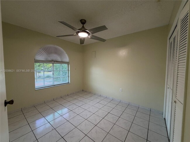Building Photo - 3159 W 73rd Pl