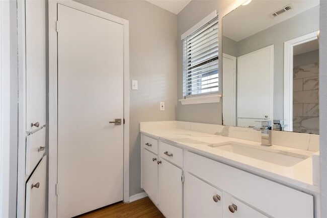 Building Photo - 5301 Indio Cove