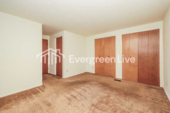 Building Photo - 5630 Troy Villa Blvd