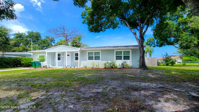 Primary Photo - 827 Glenmore Cir