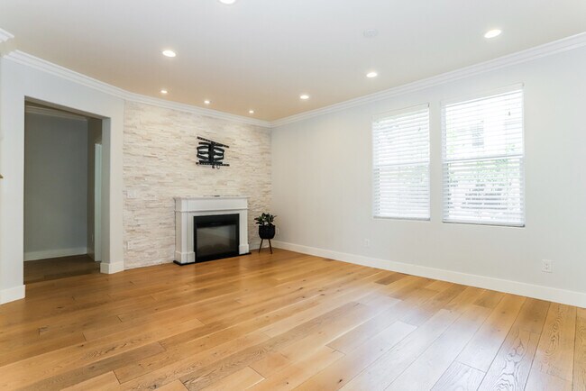 Building Photo - 7808 Abbington Way