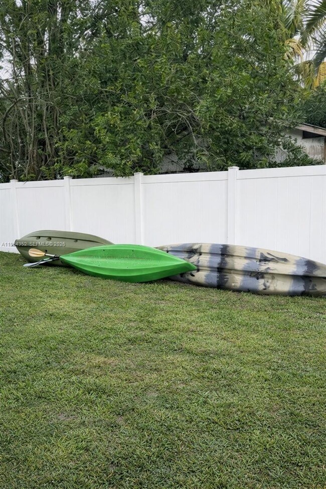 Building Photo - 6527 NW 2nd St