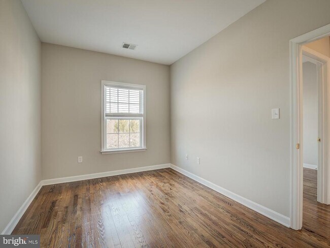 Building Photo - 42451 Magellan Square