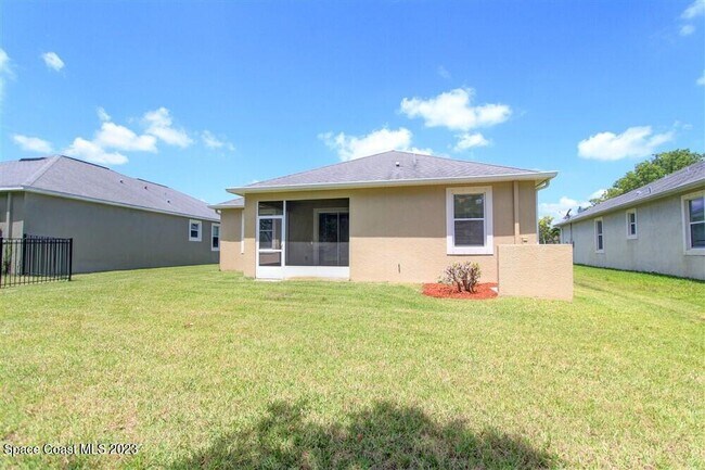 Building Photo - 5834 Trieda Dr