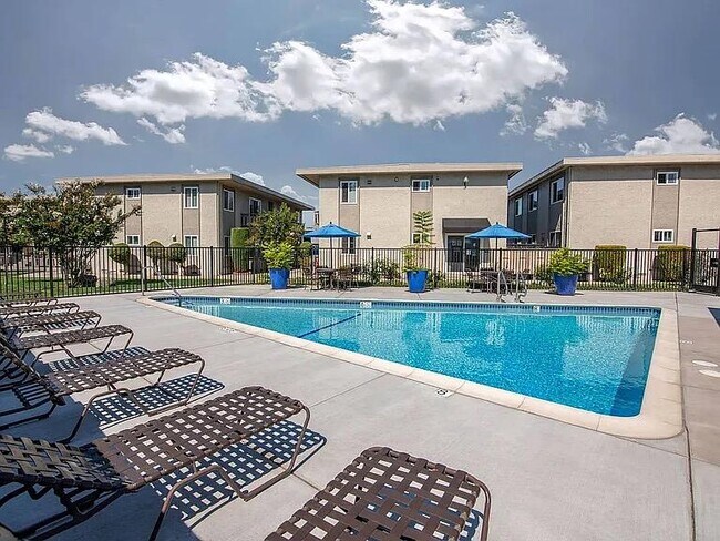 Building Photo - 5330 Monterey Rd