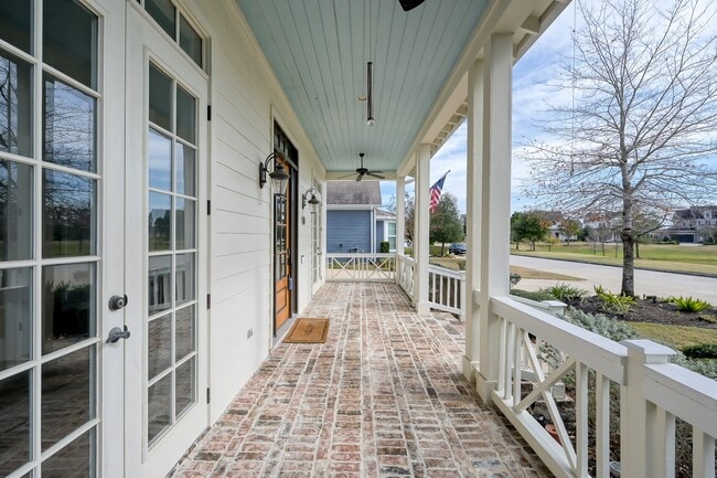 Building Photo - 2215 Blue Duck Ln