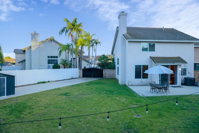 Building Photo - 14560 Flagstone Ct