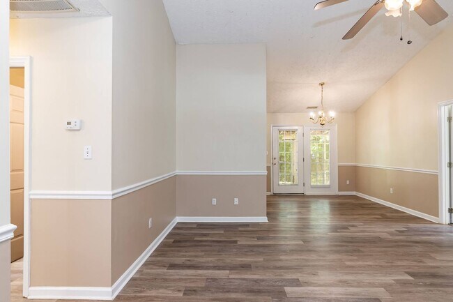 Building Photo - Wonderful 3 Bedroom Raleigh Ranch Home