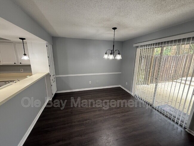 Building Photo - 6701 Dickens Ferry Rd