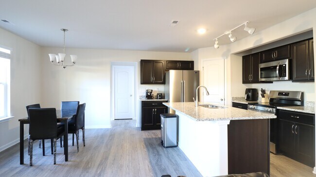 Building Photo - 13416 Alpine Dr