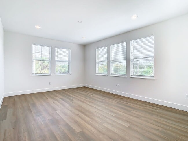 Building Photo - Brand New Craftsman Style Constructed Town...