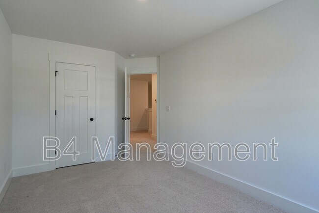 Building Photo - 416 W Parima Ct