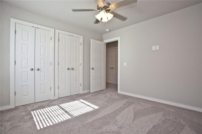 Building Photo - 3811 SW Peachwood Dr