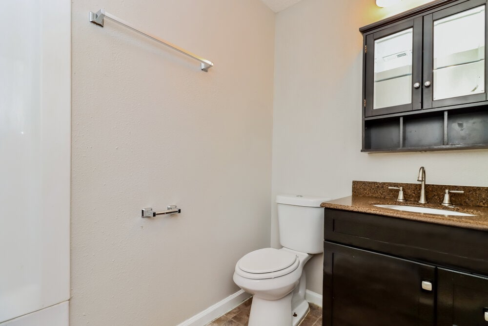 Building Photo - 16136 Villa Dr