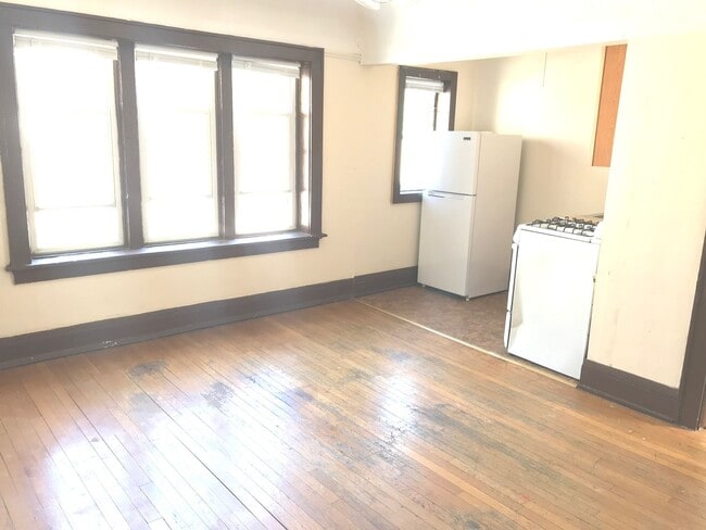 Interior Photo - 1315 Cass