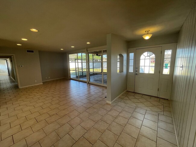 Building Photo - Show Stopper 3-Bedroom, 2-Bath Home with M...