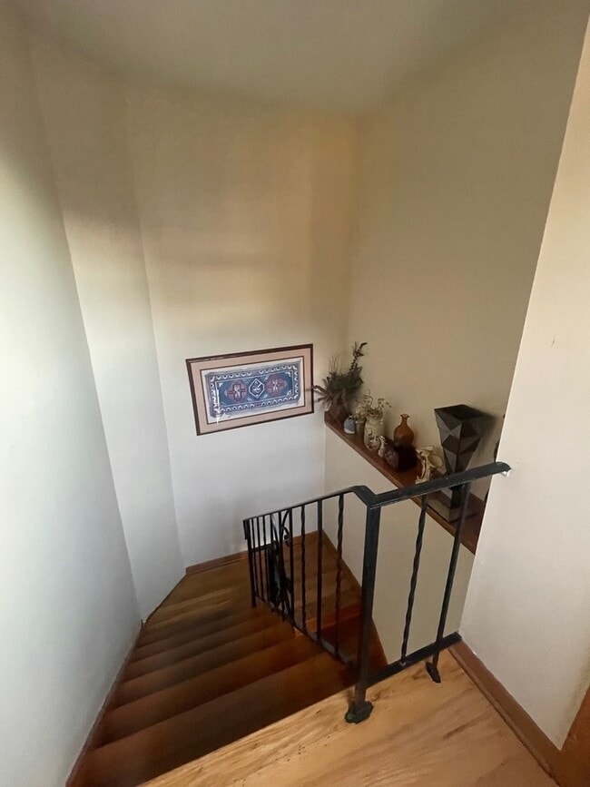 Building Photo - 4133 N Ashland Ave