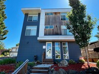 Building Photo - LUXURY SEATTLE/UW TOWNHOME FOR RENT W HIGH...