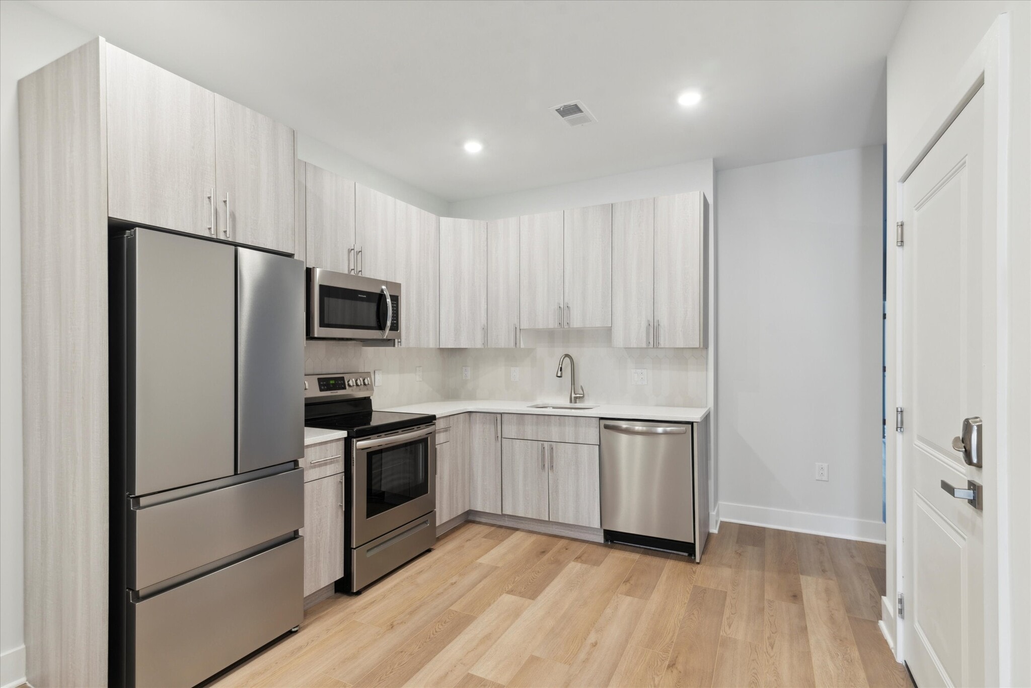 Building Photo - 3843 Haverford Ave